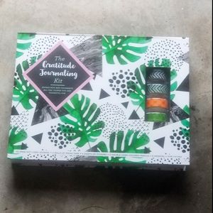 Gratitude journaling kit